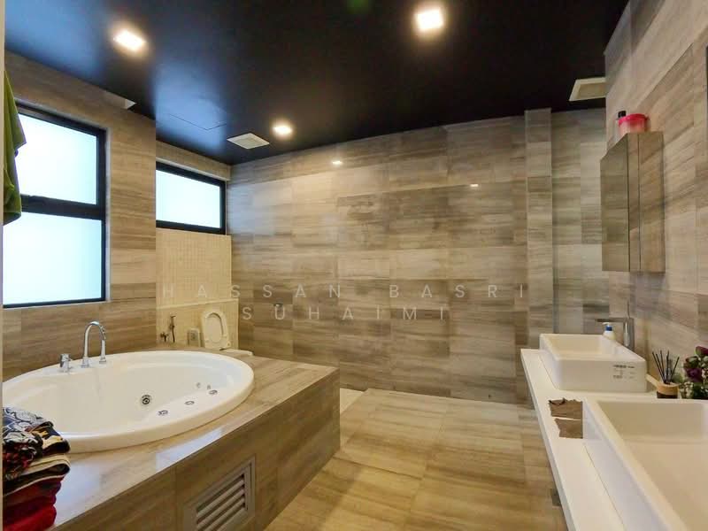 Bungalow for Sale in Sering Ukay (Ampang) - Hassan Basri Suhaimi - Bathroom - PropertyGuru.com.my