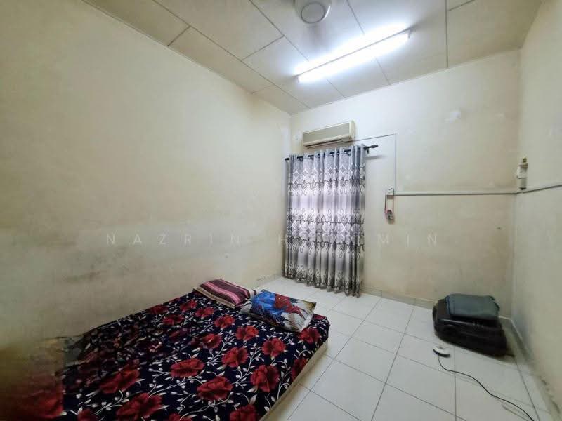 Rumah Teres 1-Tingkat untuk Dijual di Taman Saujana Meru (Kapar) - Nazrin Hakimin - Bedroom - PropertyGuru.com.my