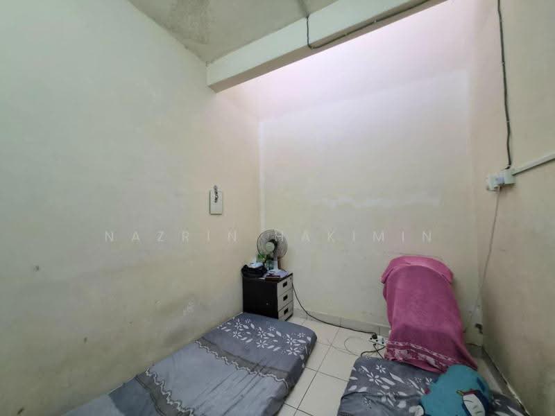 Rumah Teres 1-Tingkat untuk Dijual di Taman Saujana Meru (Kapar) - Nazrin Hakimin - Bedroom - PropertyGuru.com.my