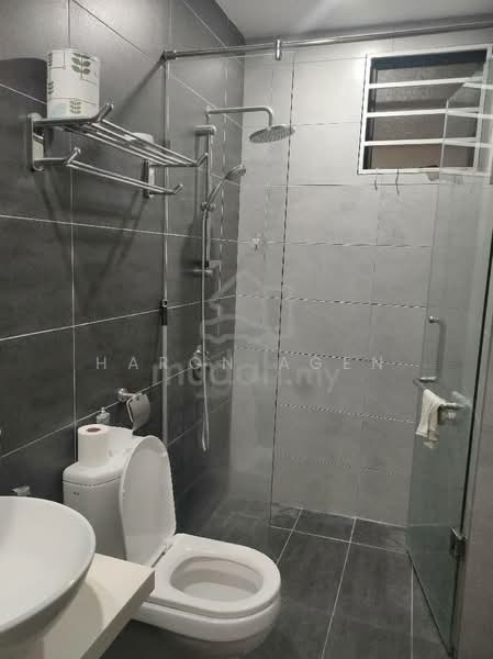 Service Residence for Sale at Damai Hillpark - Haron Agen - Bathroom - PropertyGuru.com.my