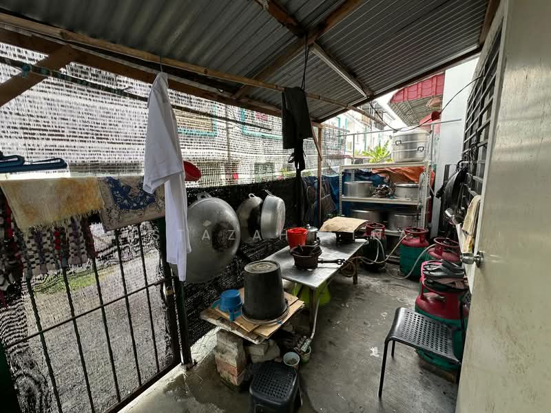Rumah Teres untuk Dijual di Semenyih (Selangor) - Ustazah Aina - Kitchen - PropertyGuru.com.my