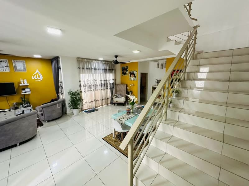 Rumah Teres untuk Dijual di Semenyih (Selangor) - Ustazah Aina - Living Room - PropertyGuru.com.my