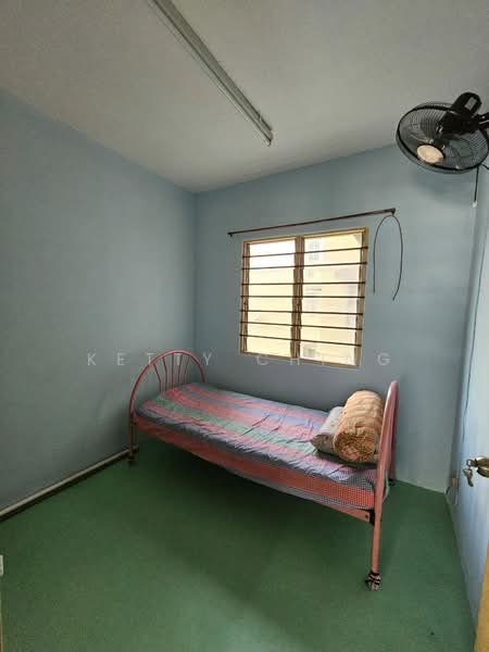 Flat for Rent at Pangsapuri Sri Meranti - Ketty Ching - Bedroom - PropertyGuru.com.my