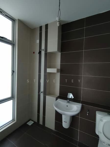 Semi-Detached House for Sale in Nusa Duta (Iskandar Puteri (Nusajaya)) - Steve Tey - Bathroom - PropertyGuru.com.my