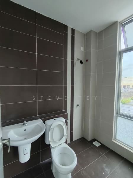 Semi-Detached House for Sale in Nusa Duta (Iskandar Puteri (Nusajaya)) - Steve Tey - Bathroom - PropertyGuru.com.my
