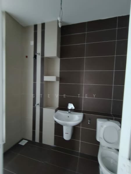 Semi-Detached House for Sale in Nusa Duta (Iskandar Puteri (Nusajaya)) - Steve Tey - Bathroom - PropertyGuru.com.my