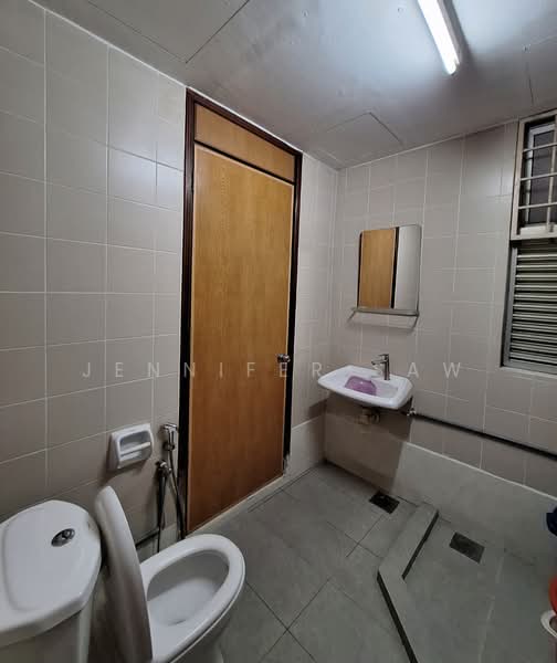 Kondominium untuk Disewa di Riana Green Condominium - Jennifer Saw - Bathroom - PropertyGuru.com.my