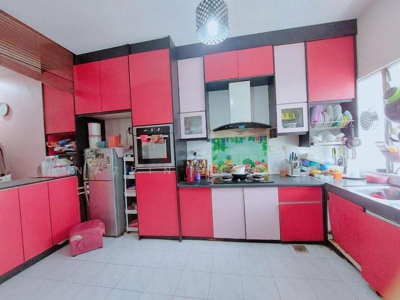 Rumah Teres 1-Tingkat untuk Dijual di Seksyen 30 (Shah Alam) - Nazrin Hakimin - Kitchen - PropertyGuru.com.my