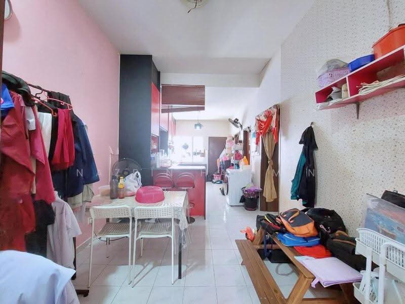 Rumah Teres 1-Tingkat untuk Dijual di Seksyen 30 (Shah Alam) - Nazrin Hakimin - Kitchen - PropertyGuru.com.my