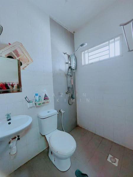 Rumah Teres 1-Tingkat untuk Dijual di Seksyen 30 (Shah Alam) - Nazrin Hakimin - Bathroom - PropertyGuru.com.my