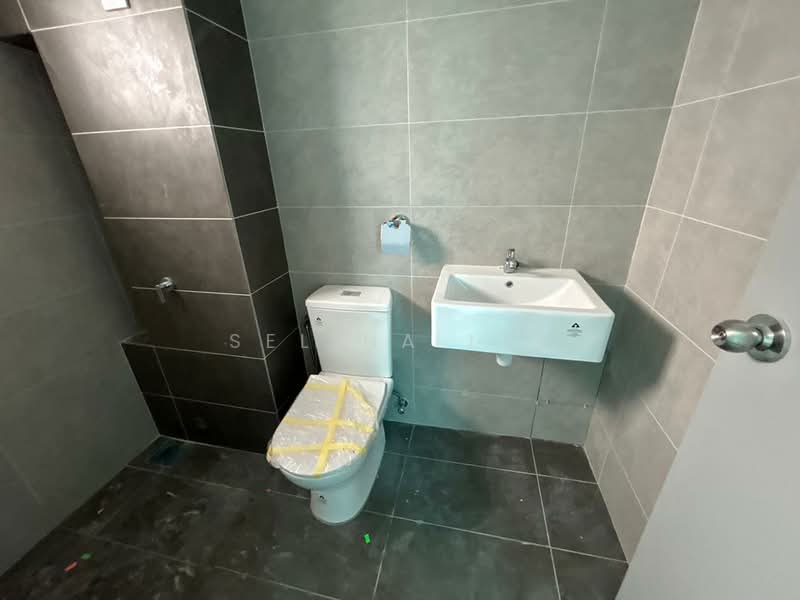 Rumah Teres 2 Tingkat untuk Disewa di Klang (Selangor) - Selina Lee - Bathroom - PropertyGuru.com.my
