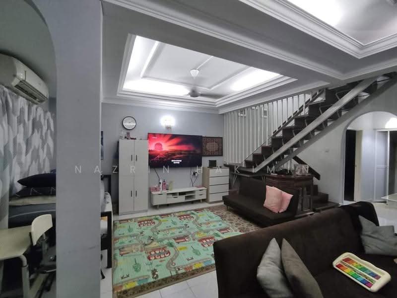 2-storey Terraced House for Sale in Seksyen 25 (Shah Alam) - Nazrin Hakimin - Living Room - PropertyGuru.com.my