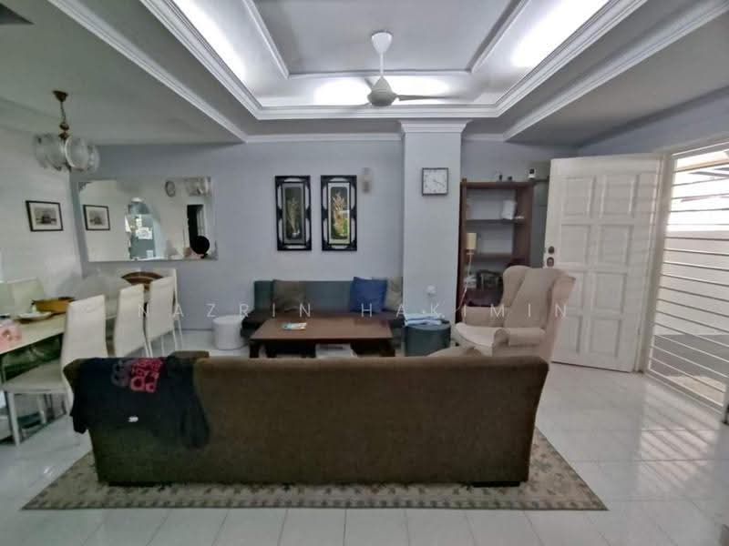 2-storey Terraced House for Sale in Seksyen 25 (Shah Alam) - Nazrin Hakimin - Living Room - PropertyGuru.com.my