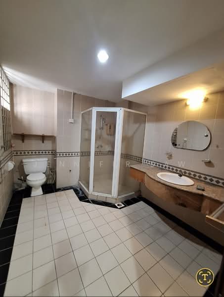 Kondominium untuk Dijual di Riana Green Condominium - Jennifer Saw - Bathroom - PropertyGuru.com.my