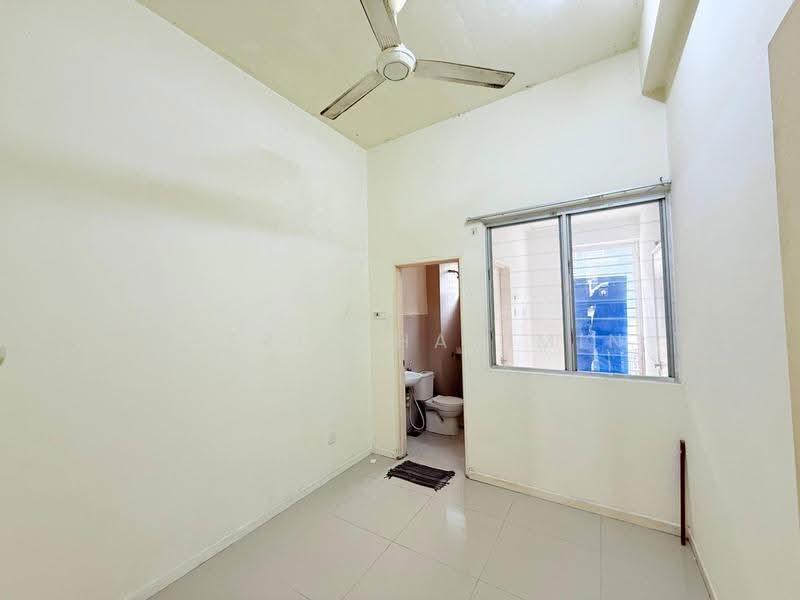 Terraced House for Sale in Bandar Country Homes (Rawang) - Nazrin Hakimin - PropertyGuru.com.my