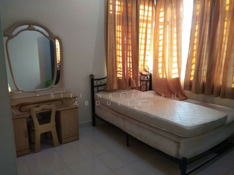 Apartment for Sale at Residensi Warnasari 2 - Siti Nadzirah Abdullah - Bedroom - PropertyGuru.com.my