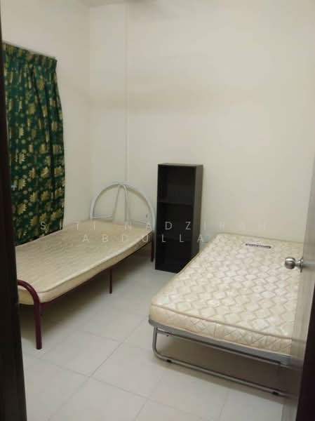 Apartment for Sale at Residensi Warnasari 2 - Siti Nadzirah Abdullah - Bedroom - PropertyGuru.com.my