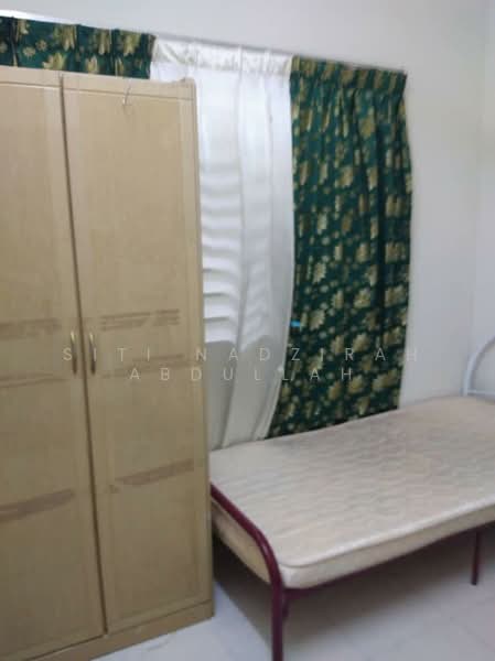 Apartment for Sale at Residensi Warnasari 2 - Siti Nadzirah Abdullah - Bedroom - PropertyGuru.com.my
