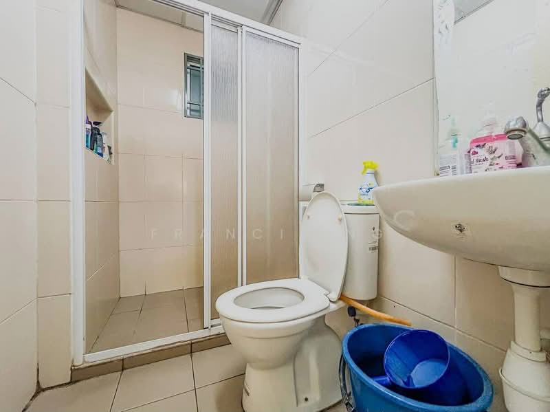 Servis Apartment untuk Dijual di OUG Parklane - Francis Ng - Bathroom - PropertyGuru.com.my