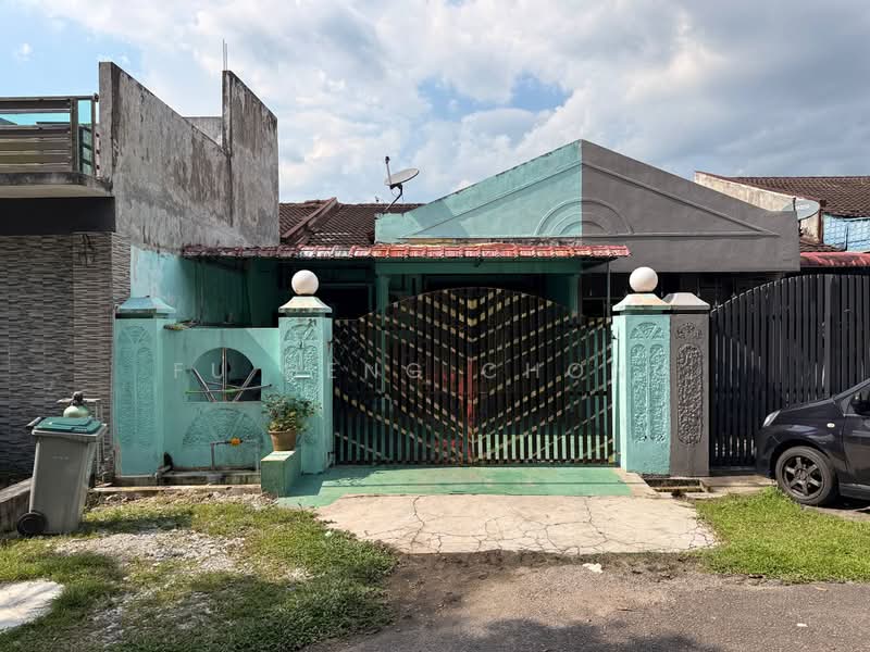 1-storey Terraced House for Sale in Taman Universiti (Skudai) - Fu Heng Chong - Exterior - PropertyGuru.com.my