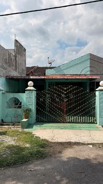 1-storey Terraced House for Sale in Taman Universiti (Skudai) - Fu Heng Chong - Exterior - PropertyGuru.com.my