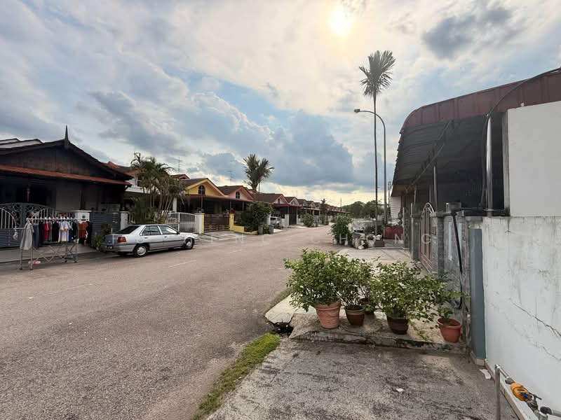 1-storey Terraced House for Sale in Taman Nusa Bestari 2 (Iskandar Puteri (Nusajaya)) - Fu Heng Chong - Exterior - PropertyGuru.com.my