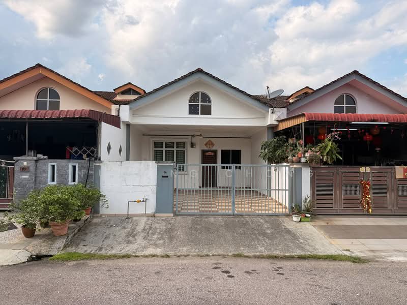 1-storey Terraced House for Sale in Taman Nusa Bestari 2 (Iskandar Puteri (Nusajaya)) - Fu Heng Chong - Exterior - PropertyGuru.com.my