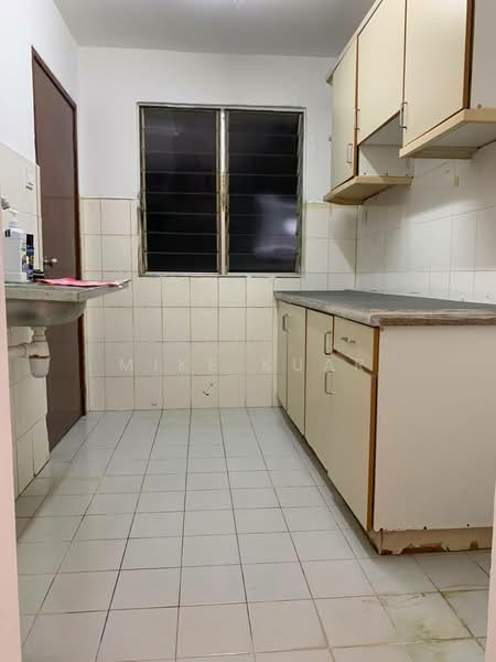 Pangsapuri untuk Disewa di Taman Kristal - Mike Kuar - Kitchen - PropertyGuru.com.my