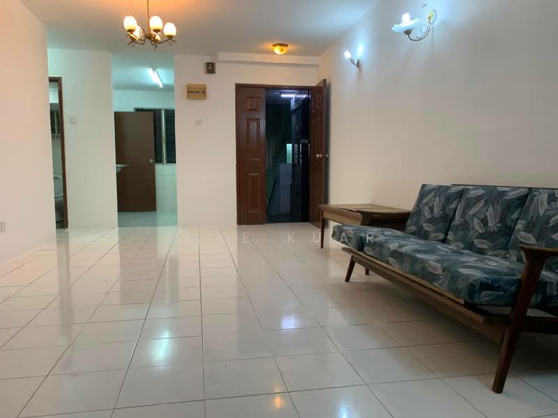 Pangsapuri untuk Disewa di Taman Kristal - Mike Kuar - Living Room - PropertyGuru.com.my