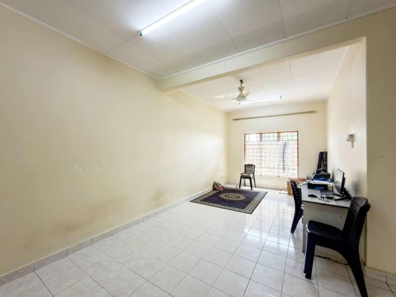 Pangsapuri untuk Dijual di Pangsapuri Seroja - Nazrin Hakimin - Study - PropertyGuru.com.my