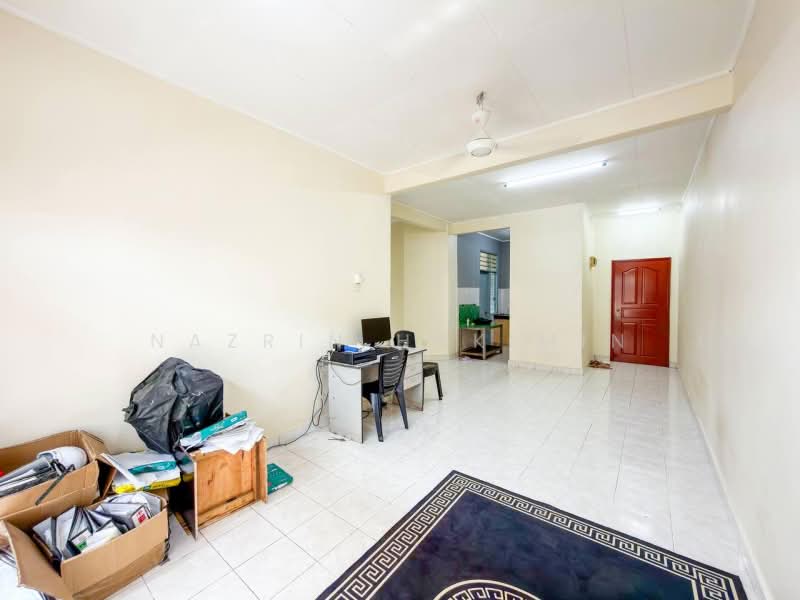 Pangsapuri untuk Dijual di Pangsapuri Seroja - Nazrin Hakimin - Living Room - PropertyGuru.com.my