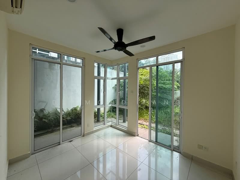 3-storey Terraced House for Rent in Bukit Kerinchi (Pantai) - Desmond Tang - Living Room - PropertyGuru.com.my