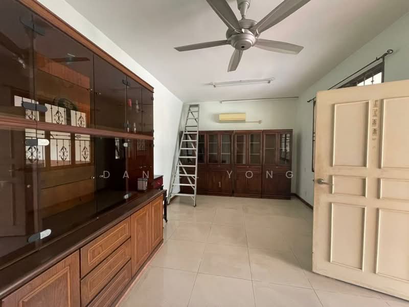Rumah Berkembar untuk Dijual di Taman Mount Austin (Tebrau) - Daniel Yong - Living Room - PropertyGuru.com.my