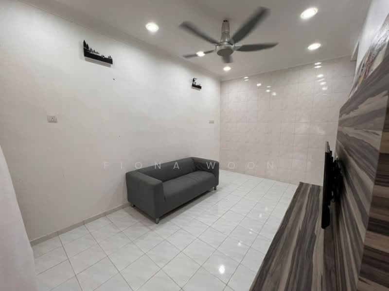 Rumah Teres 1 Tingkat untuk Dijual di Taman Seri Telok Emas (Telok Mas) - Fiona Woon - Living Room - PropertyGuru.com.my