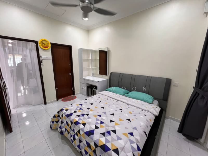 Rumah Teres 1 Tingkat untuk Dijual di Taman Seri Telok Emas (Telok Mas) - Fiona Woon - Bedroom - PropertyGuru.com.my