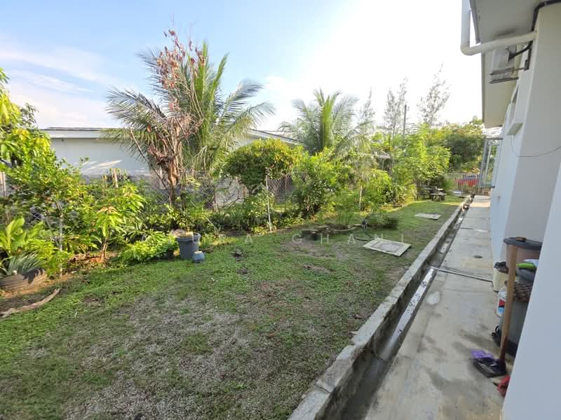 Semi-Detached House for Sale in Padang Serai (Kedah) - Azura Ghani - Garden - PropertyGuru.com.my