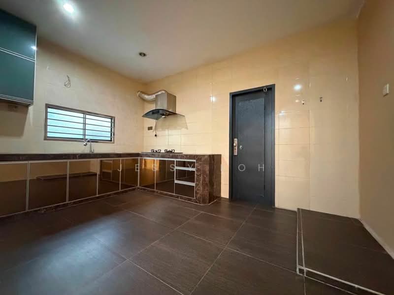 Rumah Teres 2 Tingkat untuk Disewa di Taman Pulai Utama (Skudai) - Jessy Koh - Kitchen - PropertyGuru.com.my
