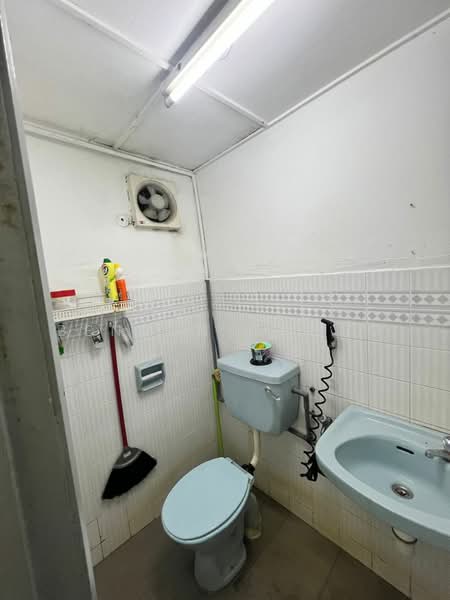 Pejabat untuk Disewa di Gombak (Kuala Lumpur) - Benson Chong - Bathroom - PropertyGuru.com.my