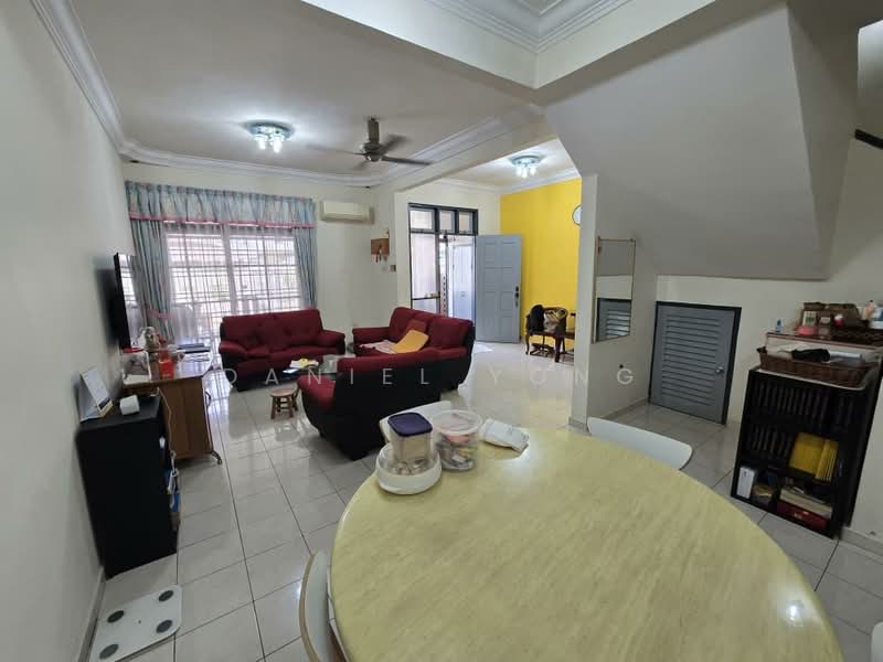 2-storey Terraced House for Sale in Taman Desa Cemerlang (Ulu Tiram) - Daniel Yong - Living Room - PropertyGuru.com.my