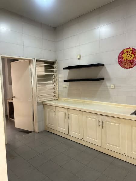 Rumah Teres 3 Tingkat untuk Disewa di Taman Sri Segambut (Segambut) - Jasemin Chia - Kitchen - PropertyGuru.com.my