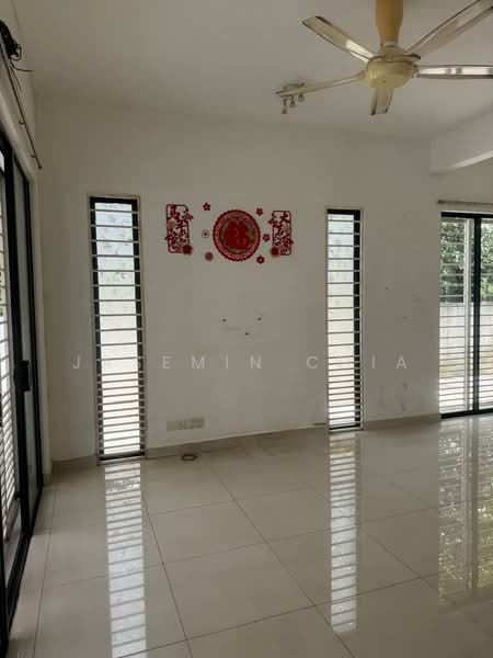 Rumah Teres 3 Tingkat untuk Disewa di Taman Sri Segambut (Segambut) - Jasemin Chia - Living Room - PropertyGuru.com.my
