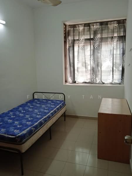 Pangsapuri untuk Dijual di Melati Apartments - Freddy Tan - Bedroom - PropertyGuru.com.my