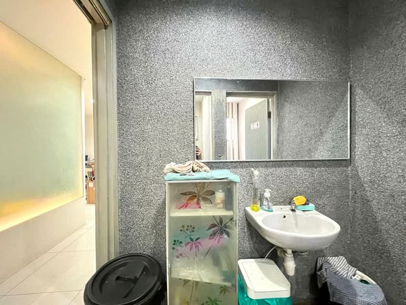 Office for Rent in Taman Segambut (Jalan Kuching) - Desmond Tang - Bathroom - PropertyGuru.com.my