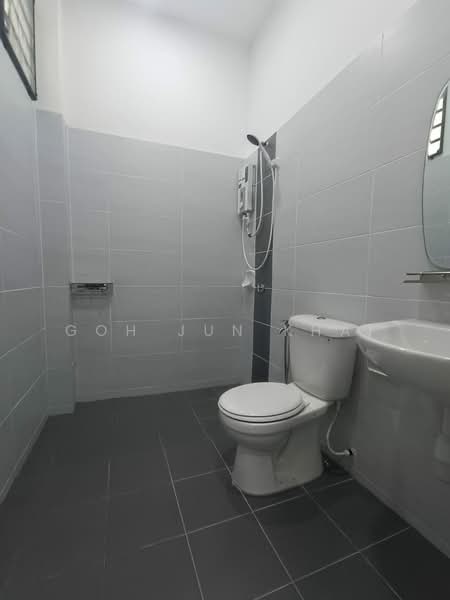 Rumah Berkembar untuk Disewa di Ayer Keroh (Melaka) - Goh Jun Khai - Bathroom - PropertyGuru.com.my
