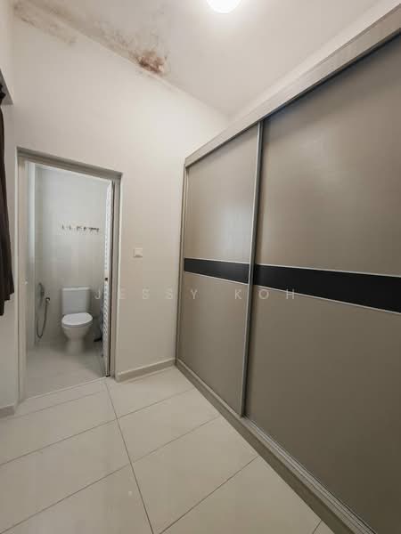 Condominium for Rent at Bay Laurel @ Country Garden Danga Bay - Jessy Koh - Bathroom - PropertyGuru.com.my