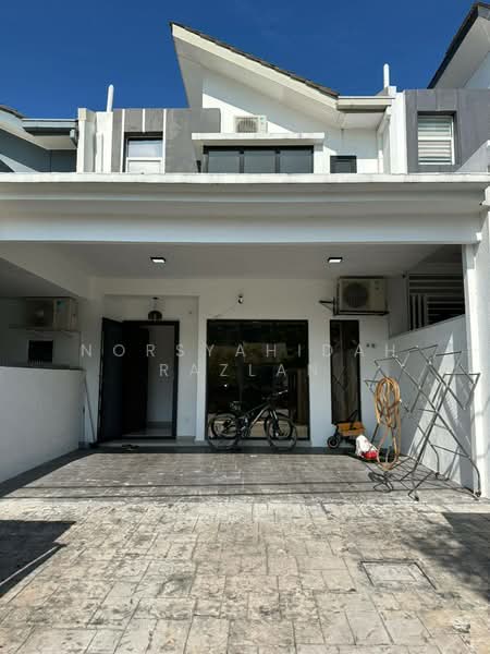 Rumah Teres untuk Dijual di Hulu Langat (Selangor) - Norsyahidah Razlan - Exterior - PropertyGuru.com.my