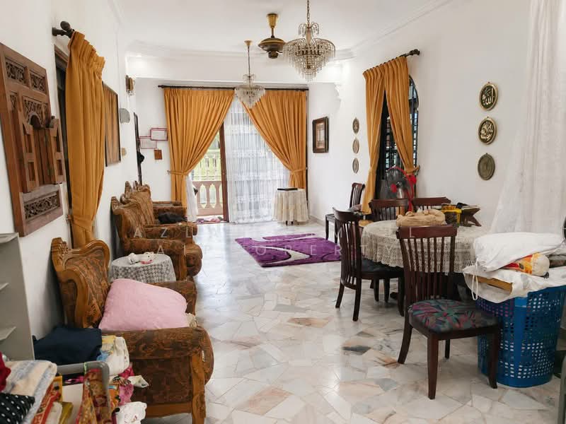 Rumah Teres 1 Tingkat untuk Dijual di Taman Desa Jaya (Johor Bahru) - Azlan Ismail aiproperty - Living Room - PropertyGuru.com.my