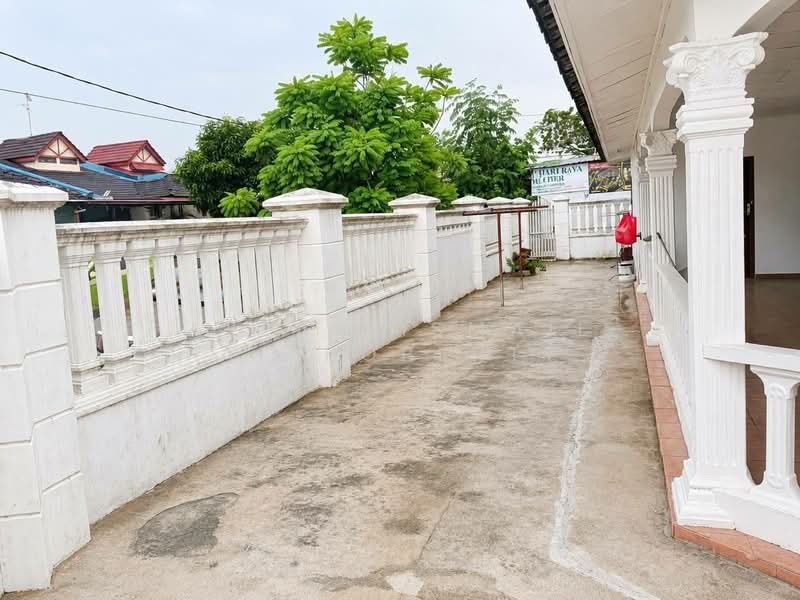 Rumah Teres 1 Tingkat untuk Dijual di Taman Desa Jaya (Johor Bahru) - Azlan Ismail aiproperty - exterior - PropertyGuru.com.my