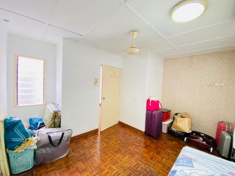 2-storey Terraced House for Sale in Bandar Kinrara Seksyen 2 (Bandar Kinrara) - Zarema Kulbuzheva - Bedroom - PropertyGuru.com.my