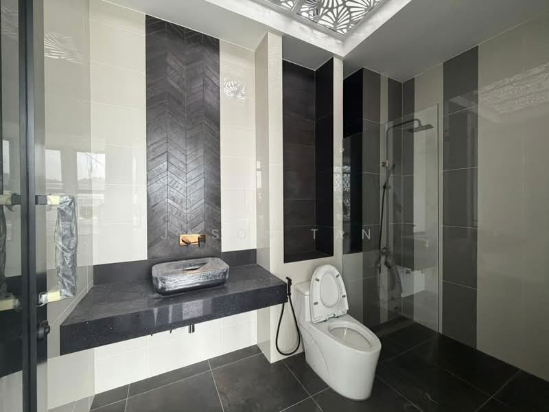 Rumah Berkembar untuk Dijual di Setia Tropika (Johor Bahru) - Jason Tan - Bathroom - PropertyGuru.com.my